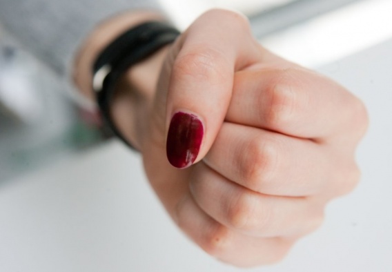 Водительница николаевского троллейбуса избила беременную пассажирку