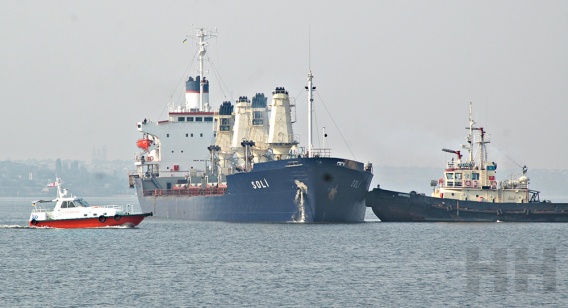 Директор Николаевского морпорта избавился от приставки и.о., подписав 5-летний контракт на должность