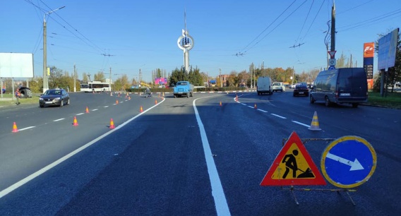 На Терновском кольце размечают дорогу по новым правилам
