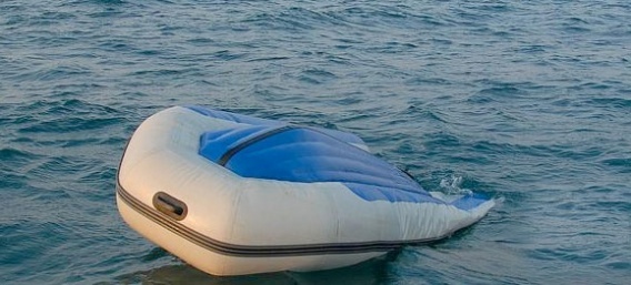 Упавший в воду 73-летний рыбак проплыл километр в холодной воде в районе Рыбаковки