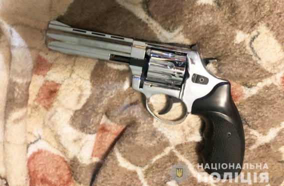 В Николаеве парень подстрелил 18-летнюю девушку