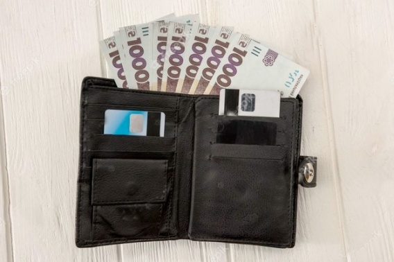 К началу октября средняя зарплата в Николаевской области - 14 тысяч гривен, задолженность по зарплате - 58,4 миллиона