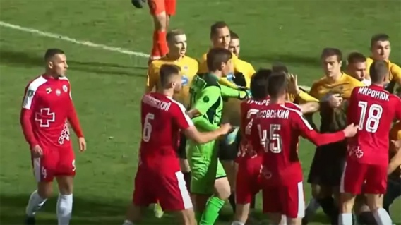 После матча «Волынь» кулаками машет
