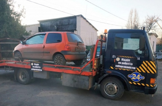 За долг по отоплению в 14 тысяч гривен у николаевца забрали машину