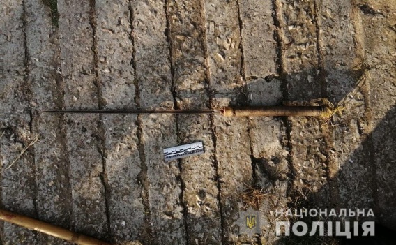 На Николаевщине мужчина получил удар в грудь полуметровым металлическим штырем