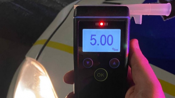 В Черновцах остановили водителя со рекордной дозой алкоголя в крови. Но у николаевца было больше!