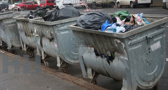 Вынесла мусор без сертификата: на женщину составили протокол и отправили под суд за нарушение карантина