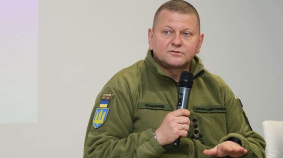 Главнокомандующий пояснил приказ о военном учете женщин: бежать в военкомат не надо