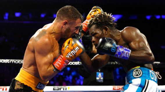 В бою в Нью-Йорке Ломаченко в седьмом раунде мог нанести Комми непоправимое