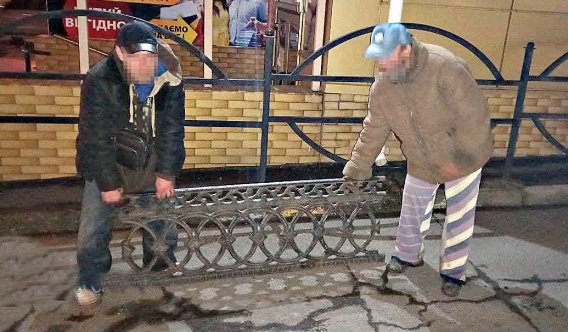 В Николаеве украли ограждение бульварной части Центрального проспекта