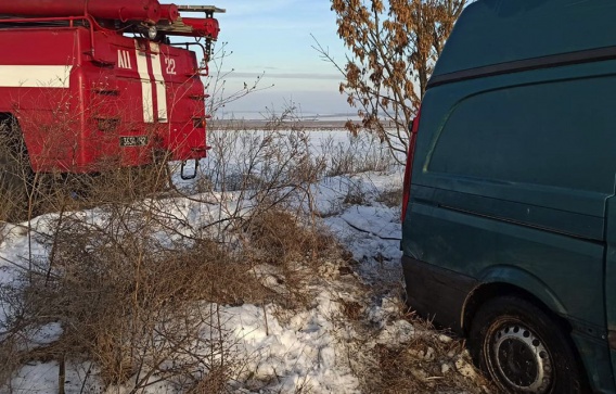 «Мерседес» вылетел в кювет на приморской дороге в Николаевской области