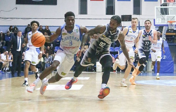 МБК «Николаев» начинает трудный матч в Харькове