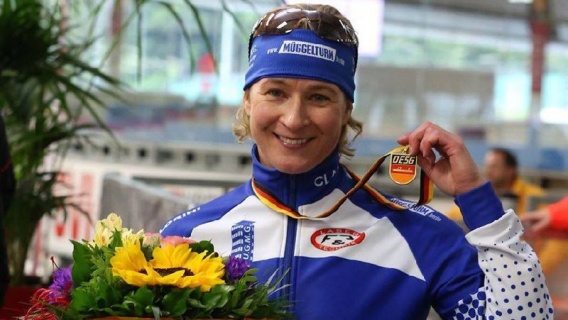 49-летняя конькобежка Клаудия Пехштайн завоевала лицензию на Олимпиаду-2022