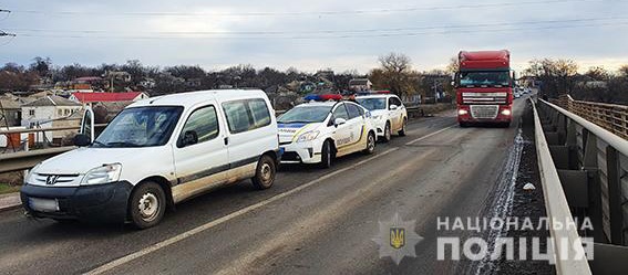 В Бугском с погоней задержали угонщика Peugeot