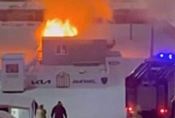 На катке на Соборной площади тушили пожар (видео)