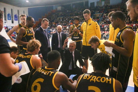 Сегодня «Киев-Баскет» и МБК «Николаев» открывают новый 2022 год в суперлиге