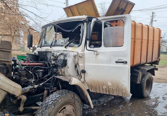 В Коренихе за два дня пострадали два мусоровоза: один подорвали, второй сгорел
