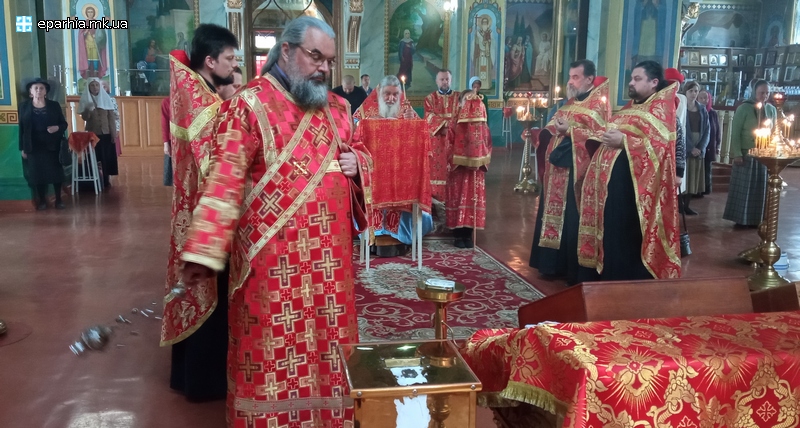 08.05.2022 Архипастырь возглавил акафист Воскресению Христову