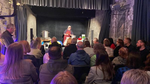 Театр прифронтового Николаева готовится ехать на гастроли в Херсон