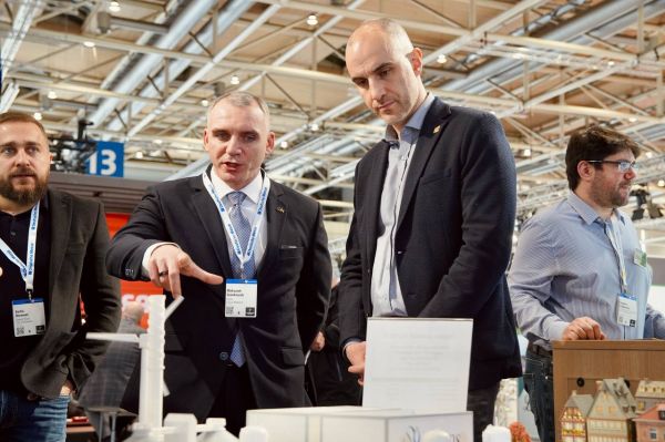Сенкевич и Коренев отправились на выставку в Ганновер, чтобы презентовать Николаев
