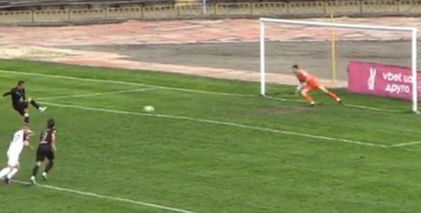 ФК «Васт»: два пенальти и удаление в матче с «Нивой» в Виннице