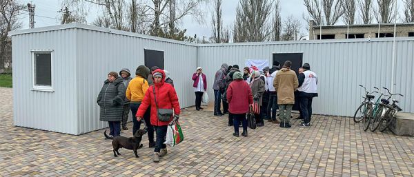 «Врачи без границ» установили в Первомайском модульную амбулаторию и снабдили ее оборудованием и лекарствами