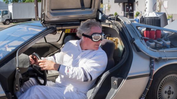 Ученый из Института теоретической физики в Ватерлоо заявил о возможности путешествий во времени