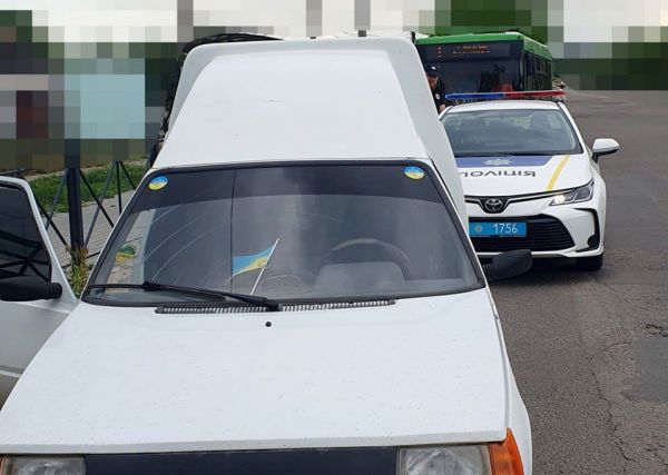 В Николаеве патрульные случайно остановили сигаретного контрабандиста