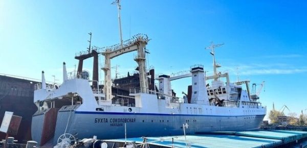 В Николаеве арестован траулер российского олигарха стоимостью почти 1 млрд грн