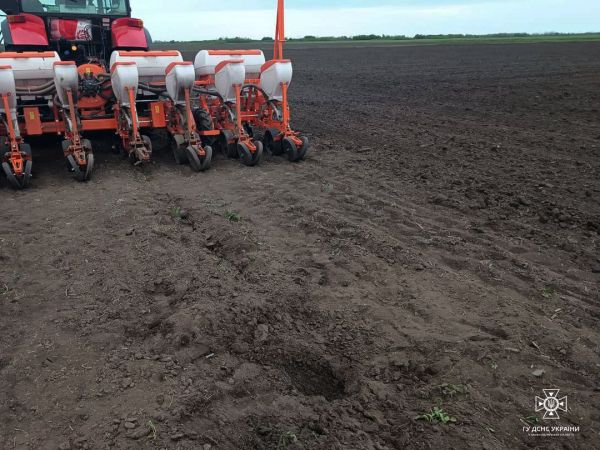 Вчера в Николаевской области на полевых работах взорвался тракторист