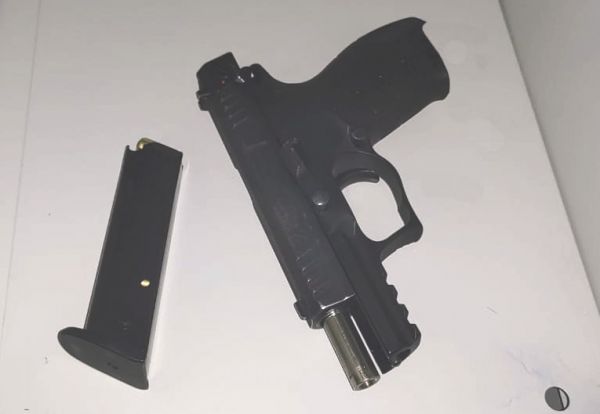 Ножи и даже пистолеты: некоторые посетители николаевских судов приходят на заседание с оружием