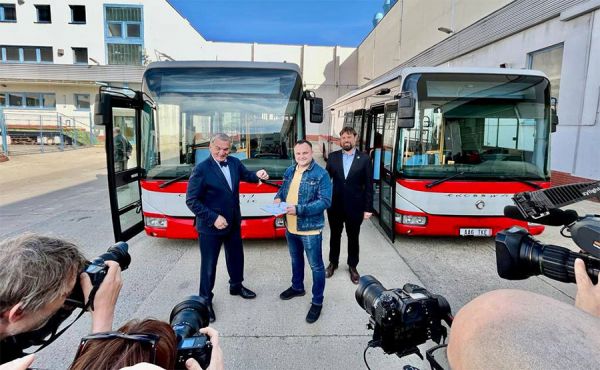 Прага подарила Николаеву два автобуса Irisbus Crossway