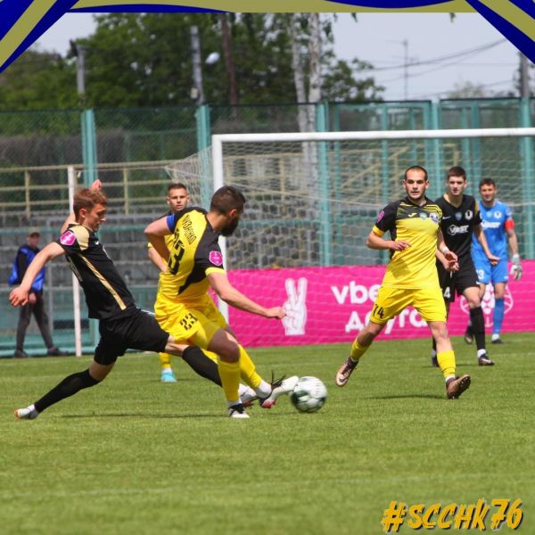 Футболисты николаевского «Васта» с «Чайкой» полтайма отыграли вдесятером