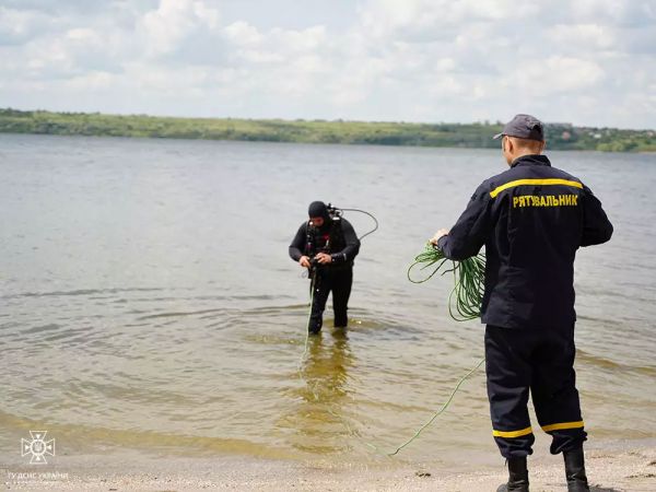 Даже после проверки саперами пляжа на Намыве, купаться здесь запрещено