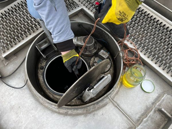 Экологи проверили состав топлива, которое дельцы продавали николаевским перевозчикам и фермерам под видом «бензина»