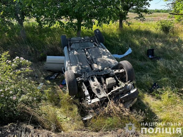 Под Николаевом перевернулся седан Kia Clarus