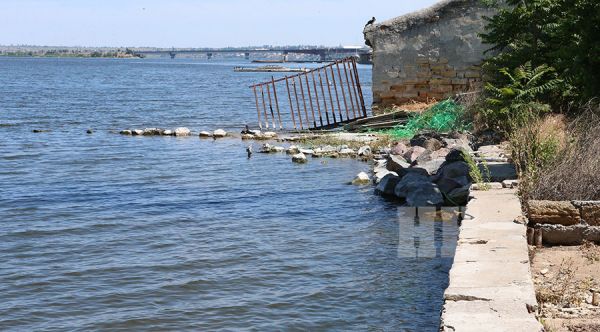 Официально: в Николаевской области запретили купаться в море и в реках, ловить и продавать рыбу