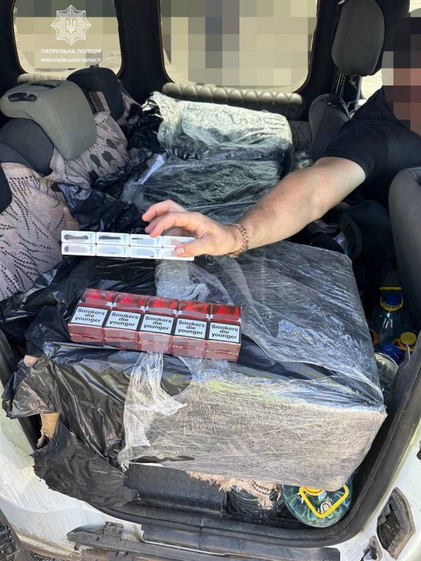 На блокпосту Николаева задержали авто с 1000 пачками сигарет без акцизных марок и емкостями со спиртным