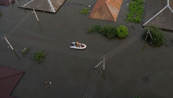 Когда начнет спадать вода после подрыва Каховской ГЭС: в правительстве озвучили сроки