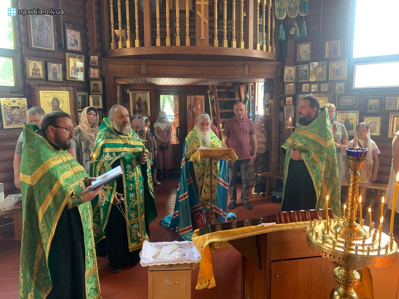 04.07.2023 Правлячий архієрей звершив акафісти в храмах міста