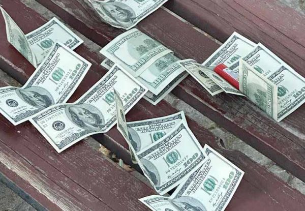 При получении взятки задержали следователя Николаевского районного управления Нацполиции