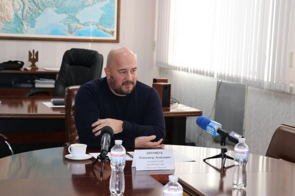 Глава Службы восстановления Николаевщины отказался показывать цену асфальта в тендере на 435 миллионов