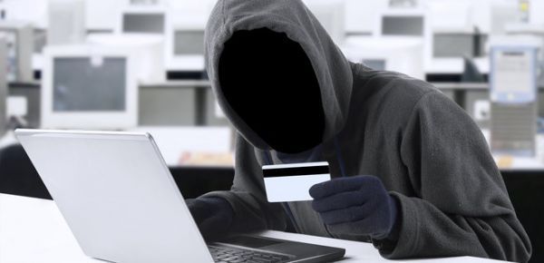 На Николаевщине женщина, которая хотела побыстрей продать сумку, потеряла все деньги на карте