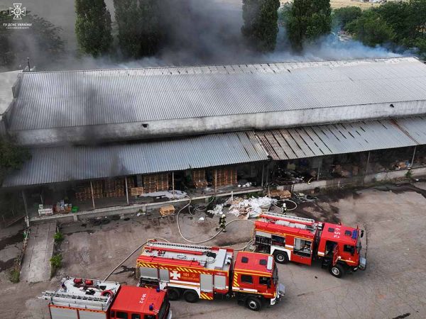 Утренний пожар в Николаеве тушили 40 огнеборцев
