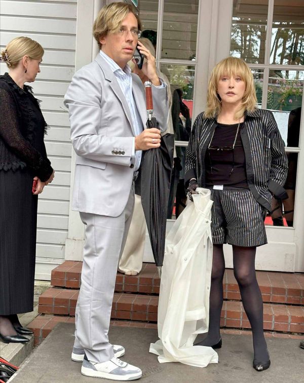 Алла Пугачева удивила стройной фигурой в Юрмале. Фото