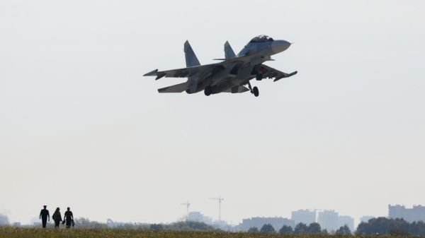 В России разбился восьмой с начала года боевой самолет (видео)