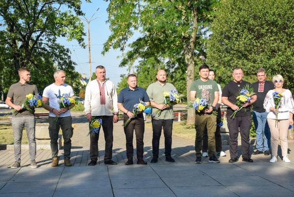 В Николаеве подняли Государственный Флаг Украины