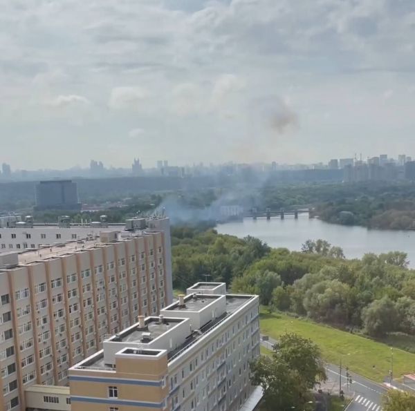 В Москве аэропорт Внуково закрыли, по городу отработал беспилотник