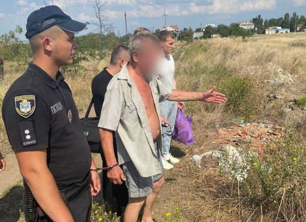 На дачах под Николаевом мужчина зверски убил соседку