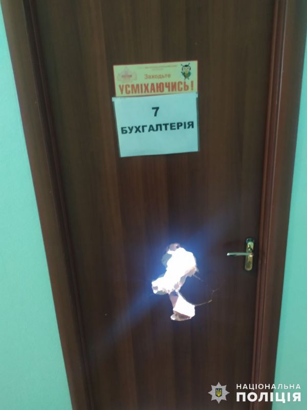 Пьянствовал, повредил имущество, ходил с двумя ножами, – зэк устроился на работу в Николаеве